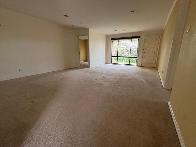 Apartment for rent in Banchory Grove, Melbourne
