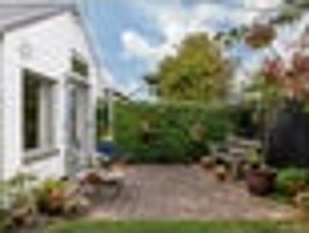 Apartment for sale in Saint Albans, Canterbury