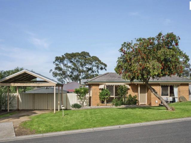 House for sale in Pakenham Heights Estate, Melbourne