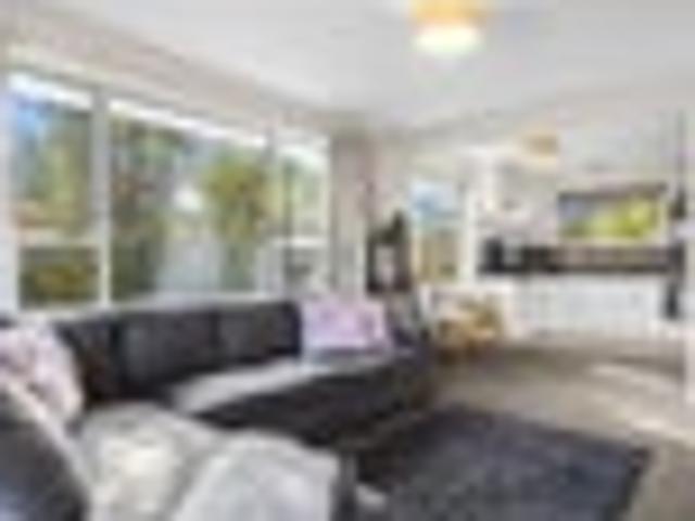 Apartment for sale in Heathcote, Canterbury