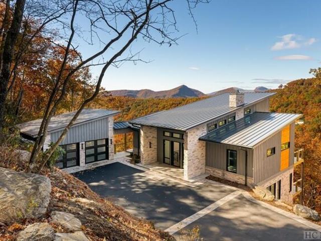 House for sale in Sapphire