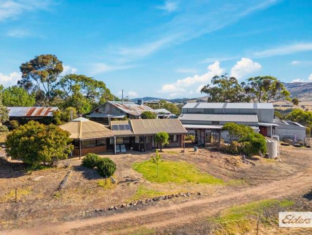 Cottage for sale in Cathcart, Victoria