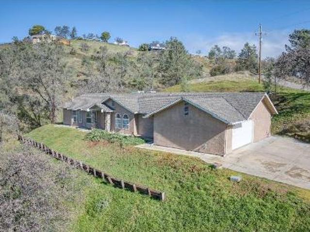 House for sale in Friant