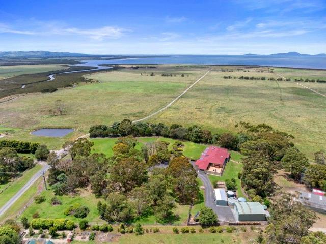 Cottage for sale in Foster, Victoria