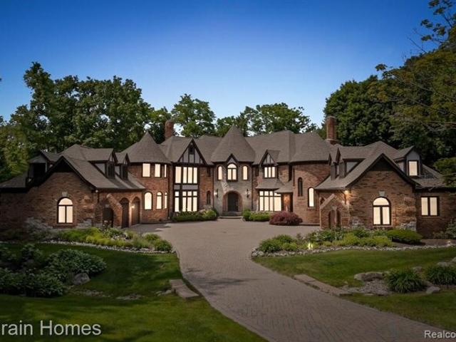 House for sale in Bloomfield Hills