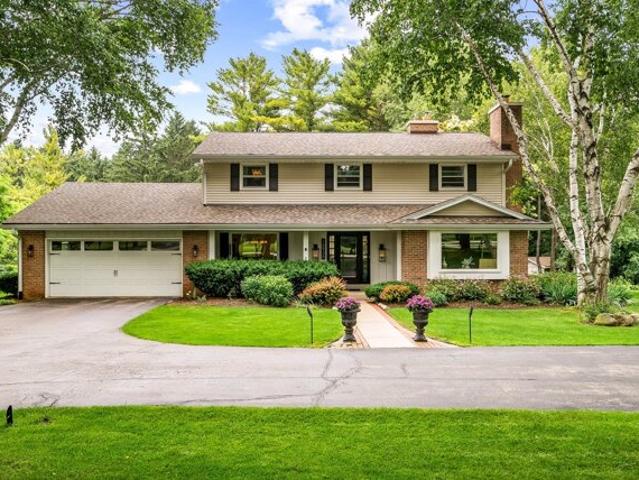 House for sale in Cedarburg House for sale in Cedarburg