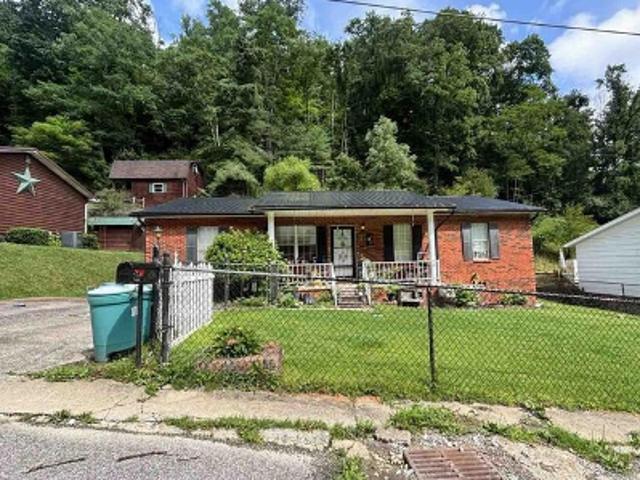 House for sale in Chapmanville, West Virginia