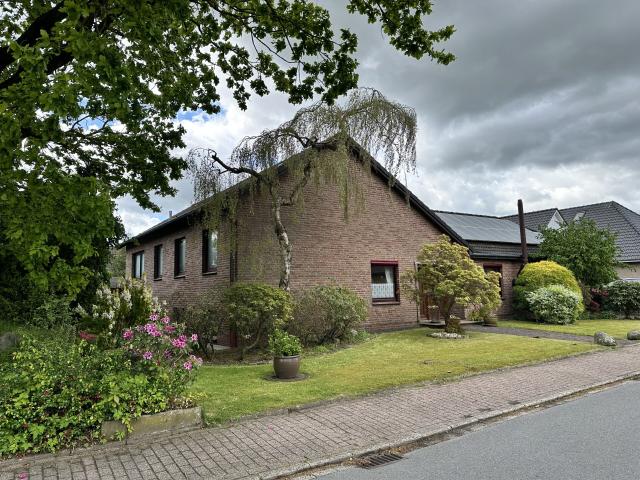 Villa kaufen in Wiefelstede, Niedersachsen