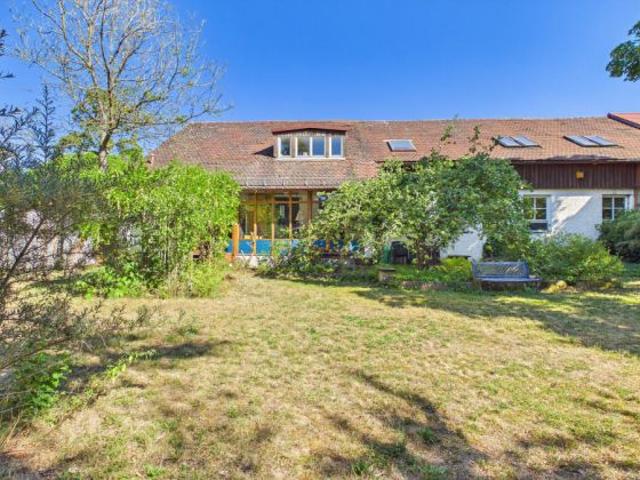Erdgeschosswohnung kaufen in Maroth, Bayern