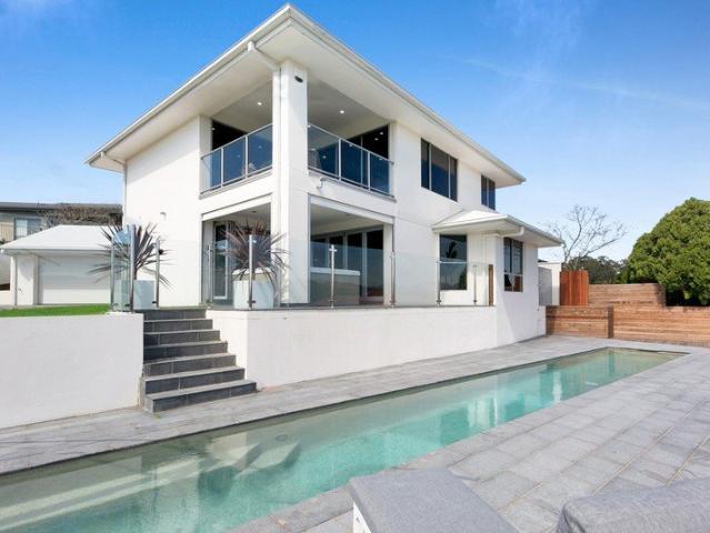 House for sale in West Burleigh, Gold Coast City