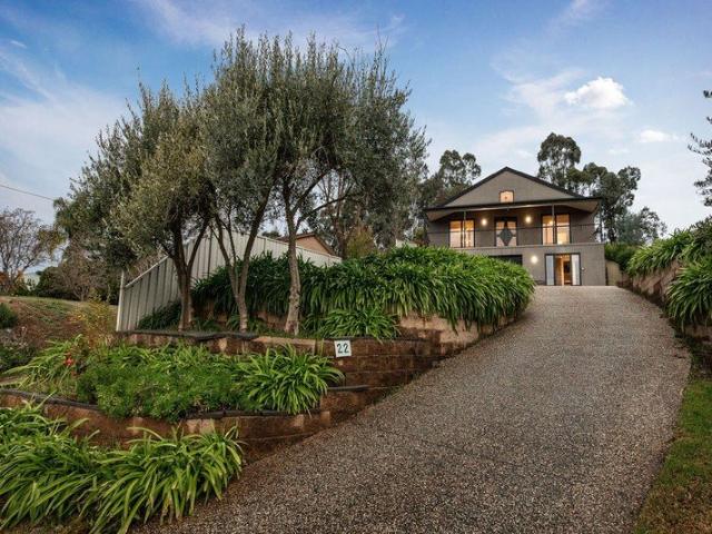 House for sale in Tangambalanga, Victoria