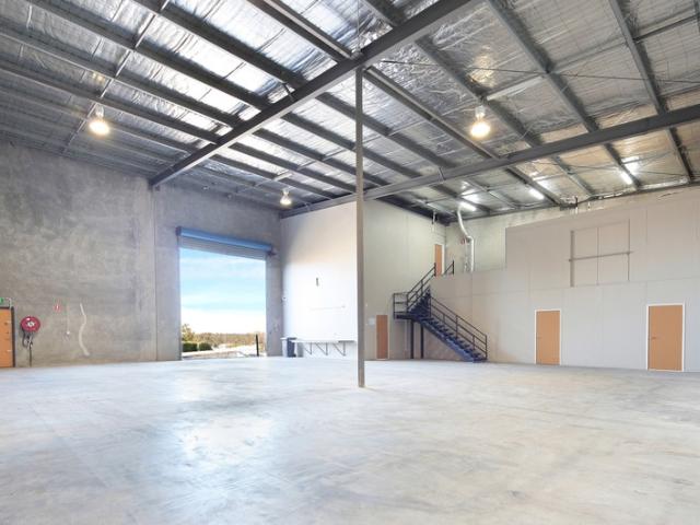 Warehouse for rent in Toombul, Queensland