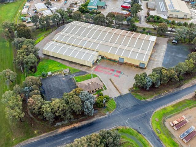 Warehouse for rent in Jindera, Greater Hume Shire Council
