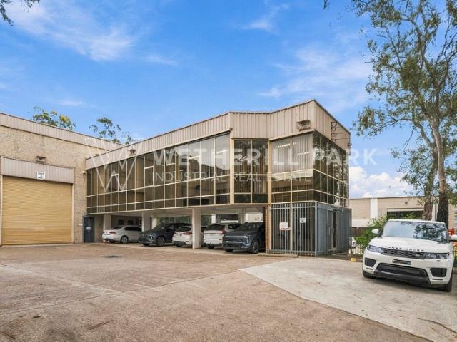 Warehouse for rent in Smithfield, Sydney