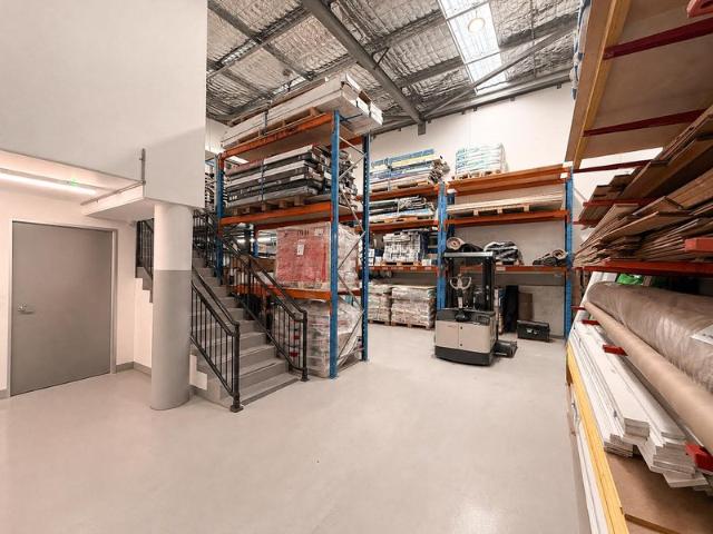 Warehouse for rent in Sydney, New South Wales