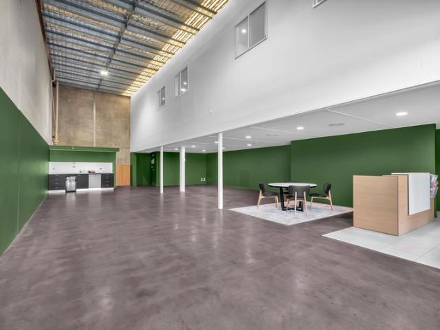 Warehouse for rent in Kings Creek, Queensland