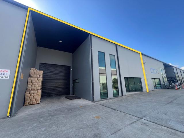 Warehouse for rent in Toombul, Queensland