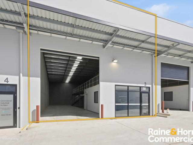Warehouse for rent in Toombul, Queensland