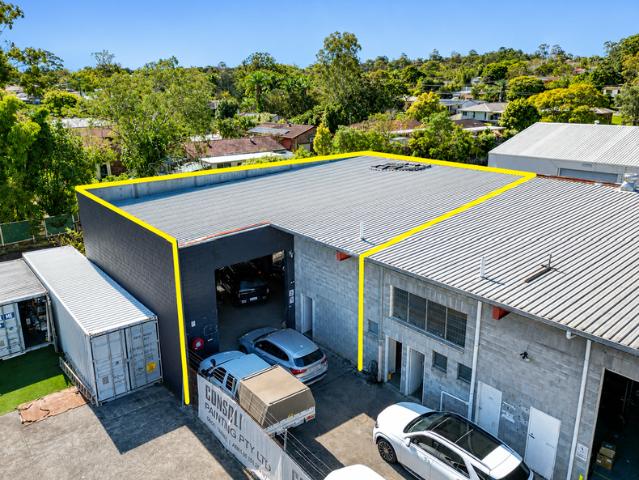 Warehouse for rent in Toombul, Queensland