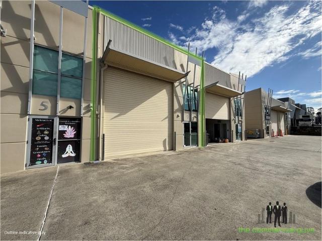 Warehouse for rent in Toombul, Queensland