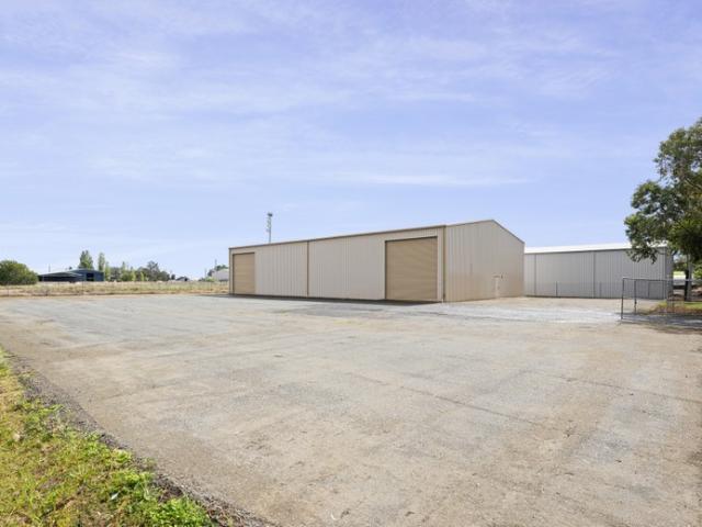 Warehouse for rent in Culcairn, New South Wales
