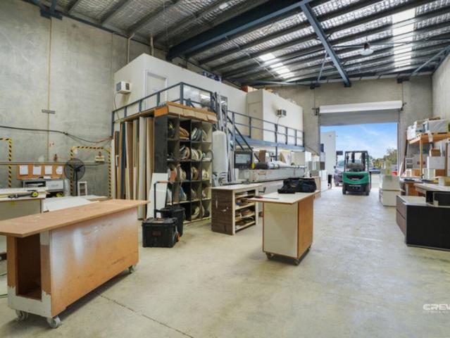 Warehouse for rent in Molendinar, Gold Coast City