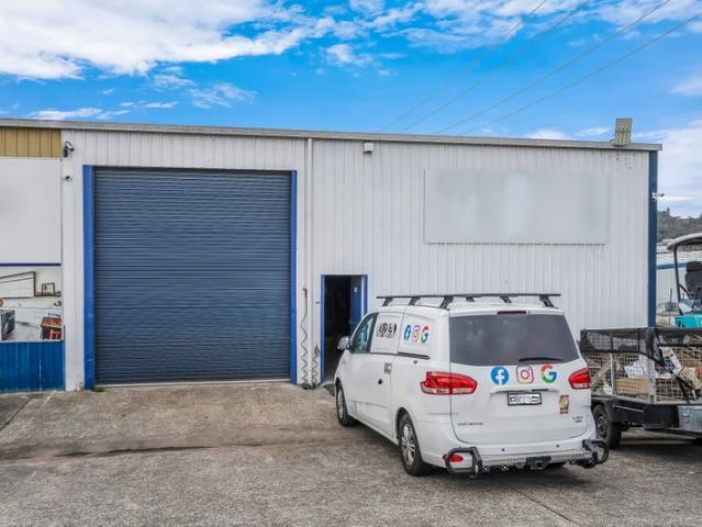 Warehouse for rent in Ambergate, New South Wales