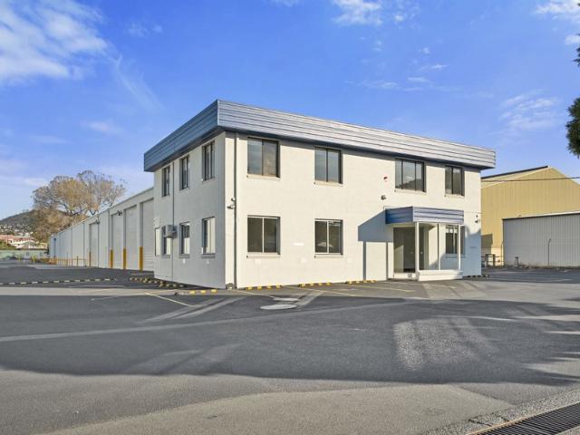Warehouse for rent in Moonah