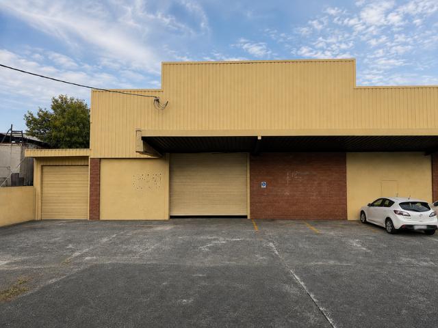 Warehouse for rent in Wollongong West, New South Wales