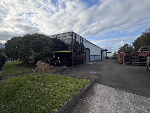 Warehouse for rent in Wollongong West, New South Wales