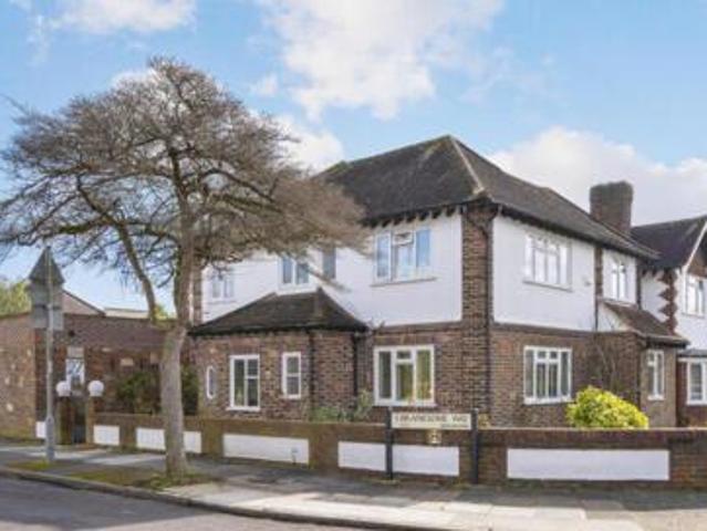 House for sale in Kingston Upon Thames, Greater London