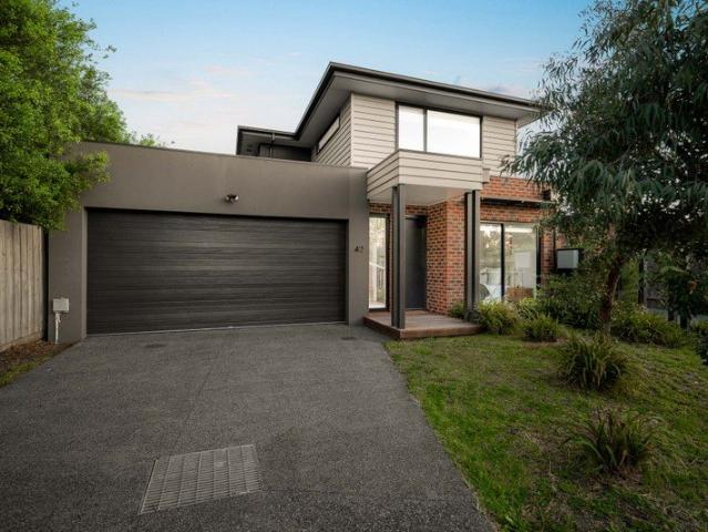 Townhouse for sale in Seaford, Melbourne