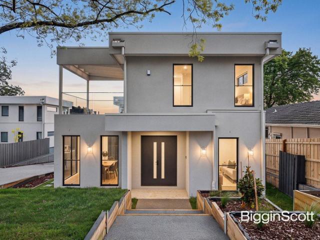 Townhouse for sale in Glen Waverley, Melbourne