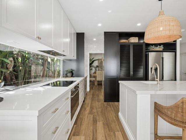 House for sale in Clear Island Waters, Gold Coast City