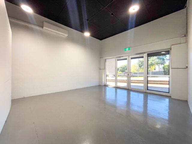 Retail for rent in Toombul, Queensland