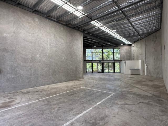 Warehouse for rent in Kings Creek, Queensland
