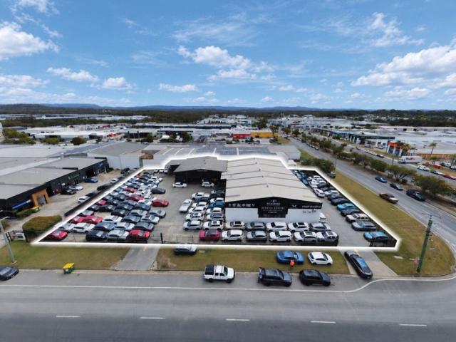 Warehouse for rent in Arundel, Gold Coast City