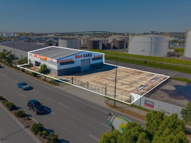 Warehouse for rent in Toombul, Queensland