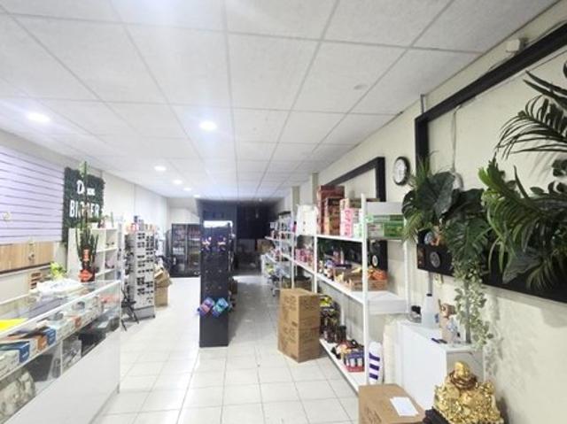 Retail for rent in Footscray, Melbourne
