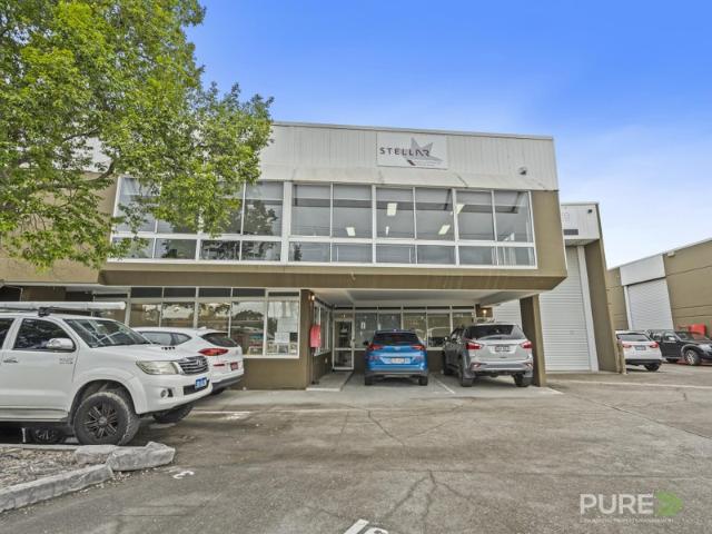 Warehouse for rent in Toombul, Queensland