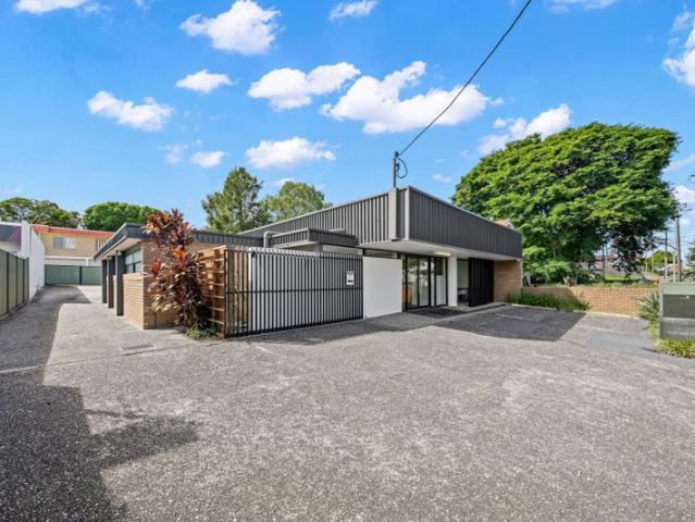 Office for rent in Toombul, Queensland