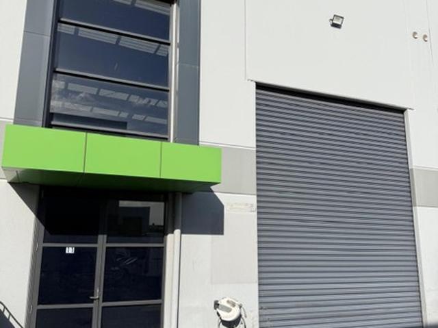 Warehouse for rent in Paramount Industrial Estate, Melbourne