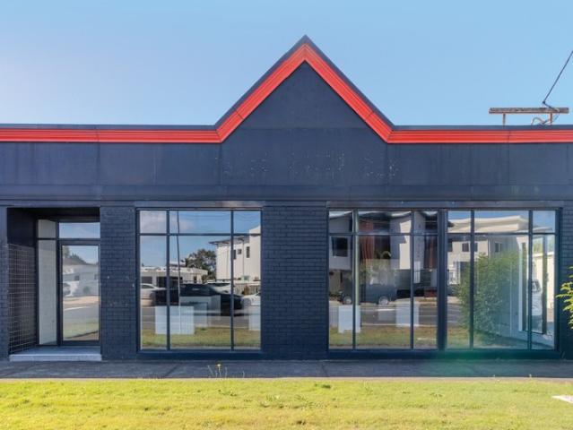 Retail for rent in Bundall, Gold Coast City