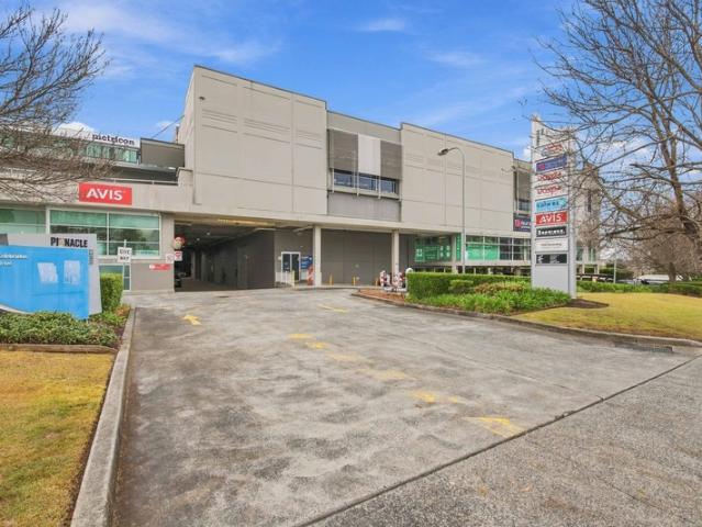 Warehouse for rent in Bella Vista, Sydney
