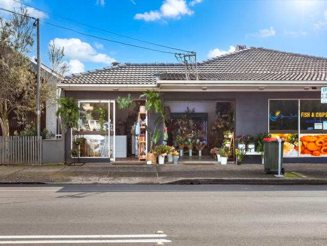 Retail for rent in Wollongong West, New South Wales