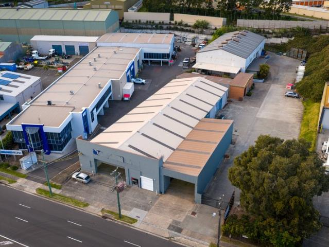 Warehouse for rent in Wollongong West, New South Wales