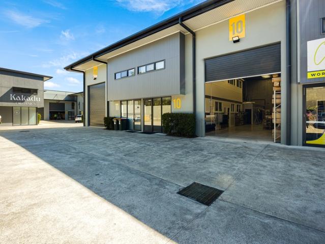 Warehouse for rent in Kings Creek, Queensland
