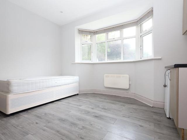 Studio for rent in Plumstead, Greater London