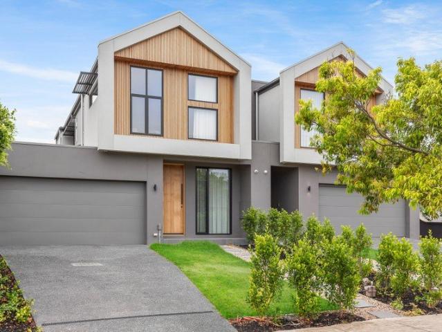 Townhouse for sale in Brighton, Melbourne
