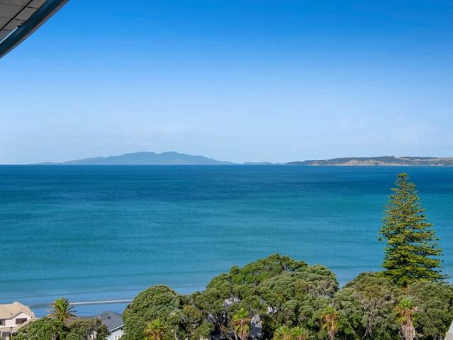 Apartment for sale in Whangaparaoa